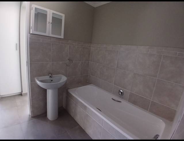 2 BEDROOM TOWNHOUSE FOR SALE IN ALBEMARLE